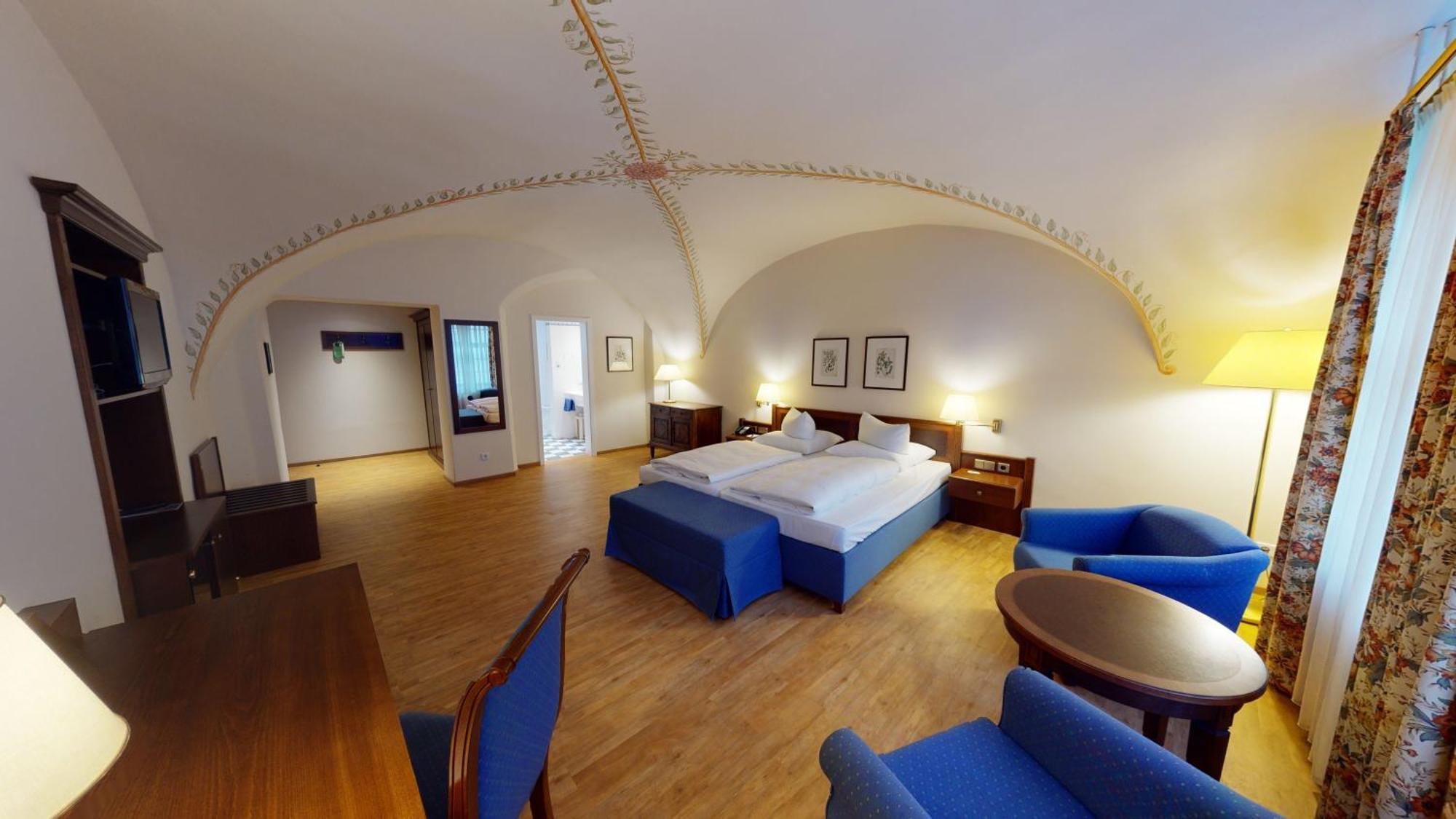 Romantik Hotel Tuchmacher Гёрлиц Экстерьер фото